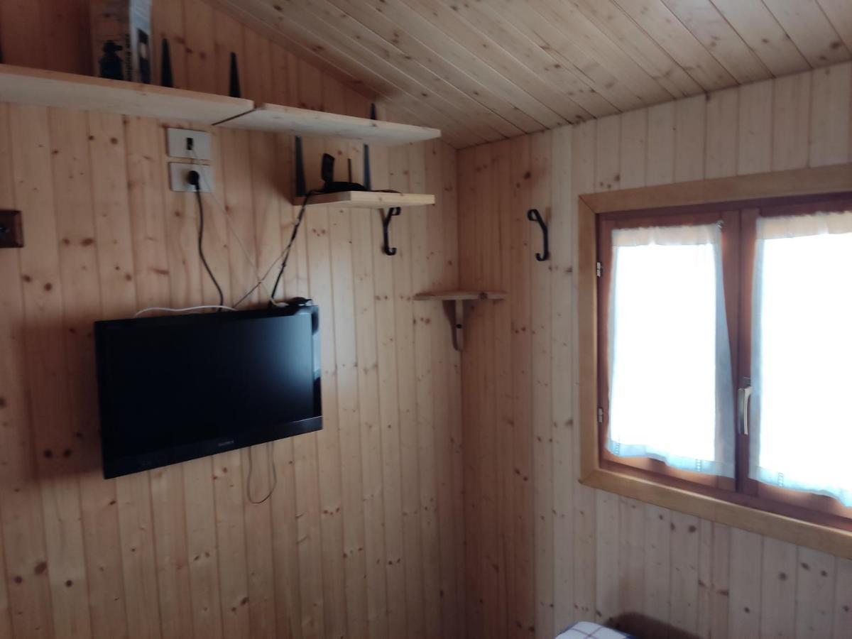 クラヴィエーレ Chalet Del Sorrisoヴィラ エクステリア 写真
