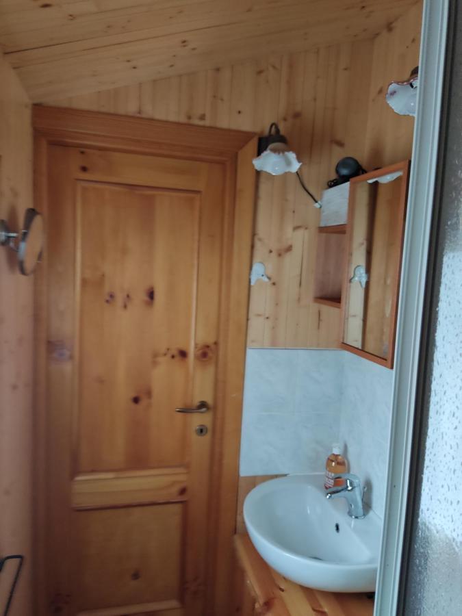 クラヴィエーレ Chalet Del Sorrisoヴィラ エクステリア 写真