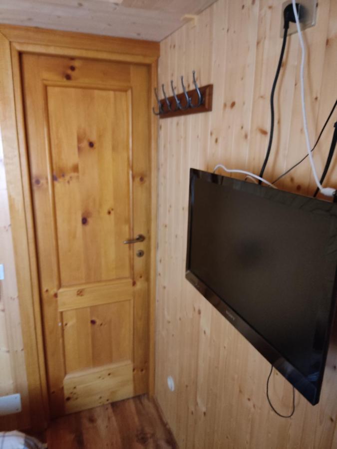 クラヴィエーレ Chalet Del Sorrisoヴィラ エクステリア 写真